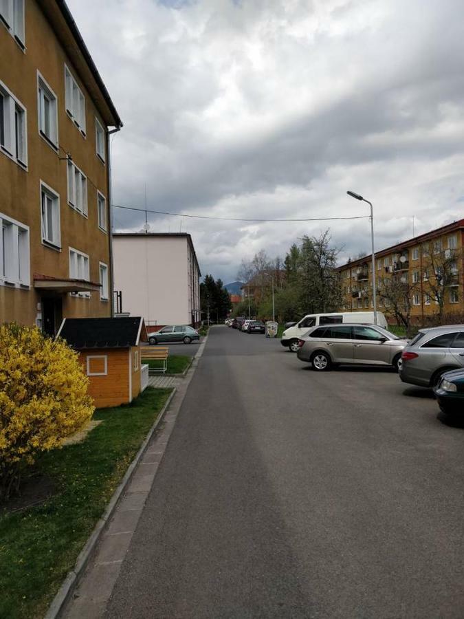 2 Bedroom Flat In The Heart Of Liptovský Mikuláš Exteriör bild
