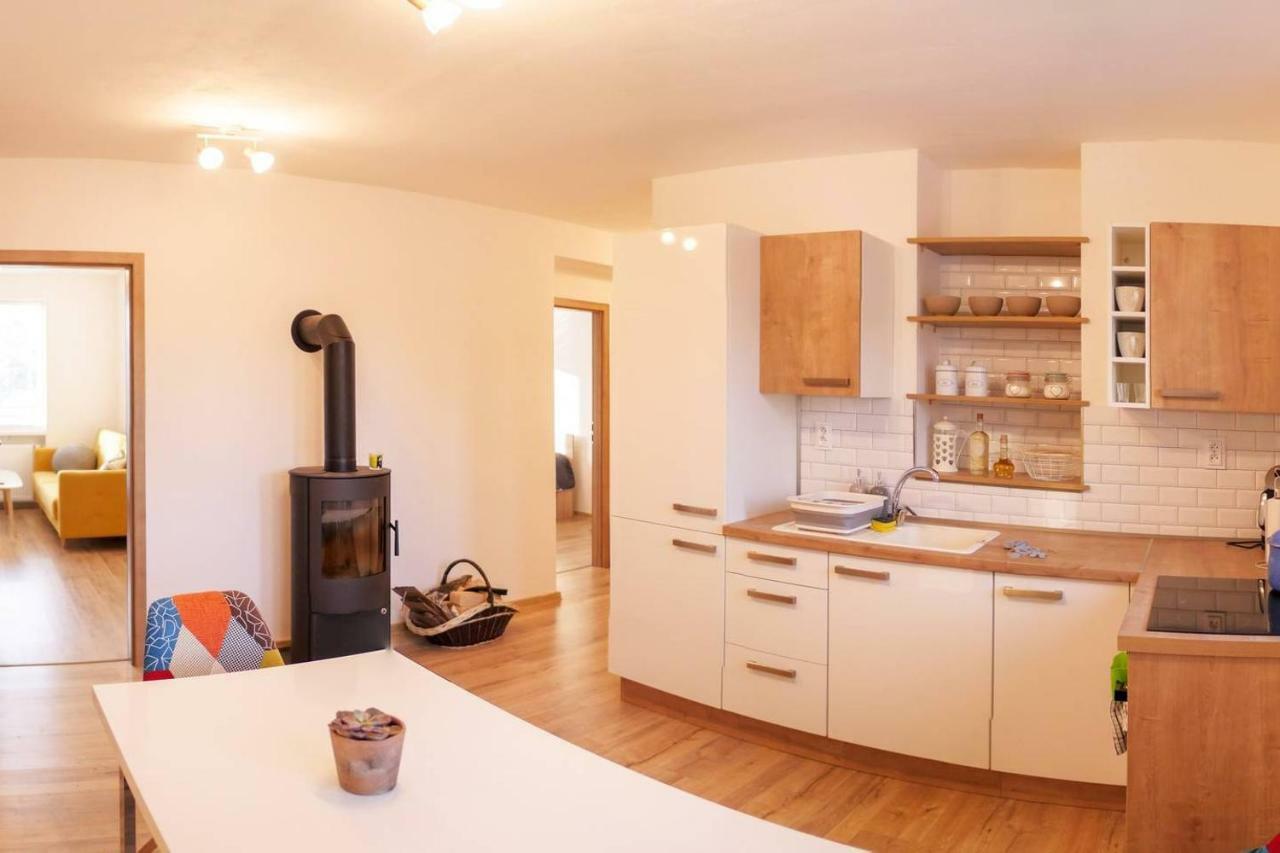 2 Bedroom Flat In The Heart Of Liptovský Mikuláš Exteriör bild